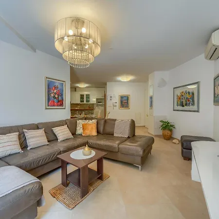 A 2 Comfortable W Terrace & Garden Near Apartment *