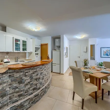 Apartment A 2 Comfortable W Terrace & Garden Near Split