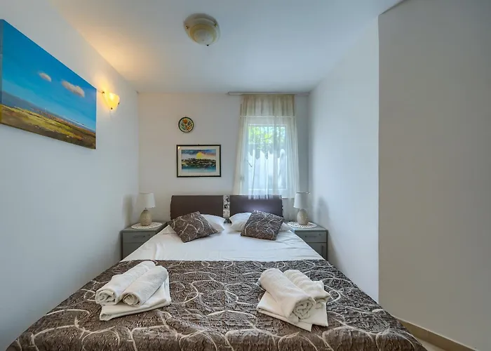 Апартаменты A 2 Comfortable W Terrace & Garden Near Сплит