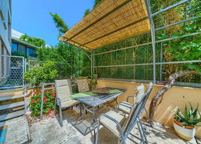 A 2 Comfortable W Terrace & Garden Near * Сплит