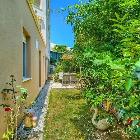 A 2 Comfortable W Terrace & Garden Near Split