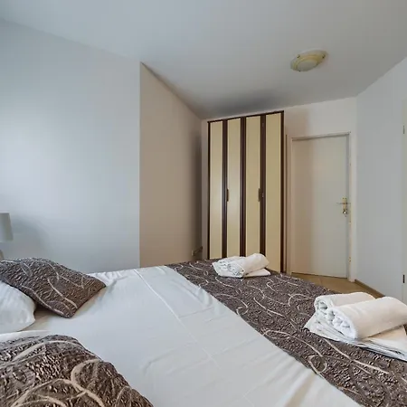 A 2 Comfortable W Terrace & Garden Near Appartement Split