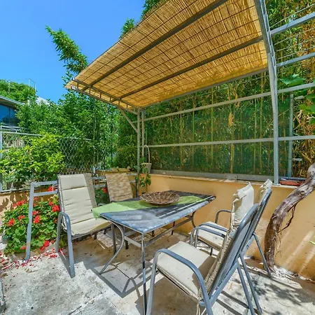 A 2 Comfortable W Terrace & Garden Near * Спліт