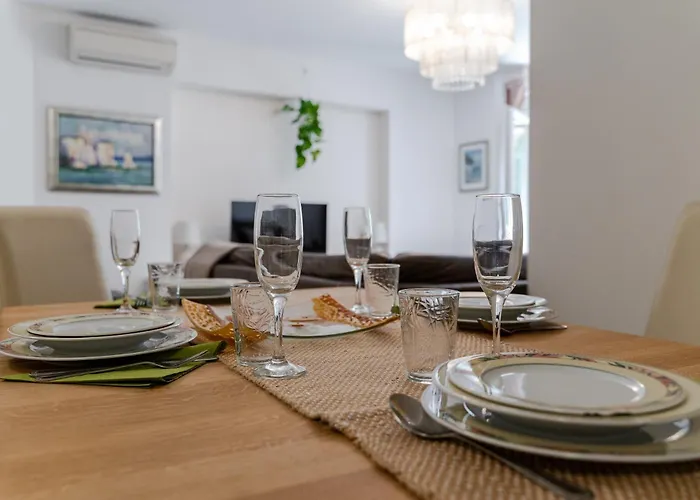 A 2 Comfortable W Terrace & Garden Near Apartman