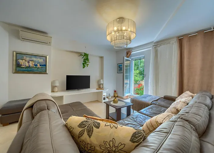 A 2 Comfortable W Terrace & Garden Near Apartman *