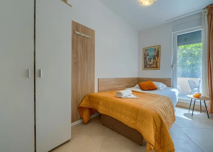 A 2 Comfortable W Terrace & Garden Near Split