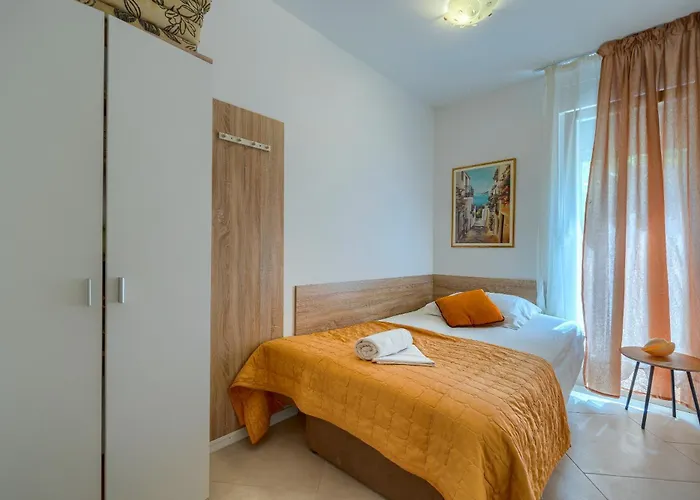A 2 Comfortable W Terrace & Garden Near Apartman *