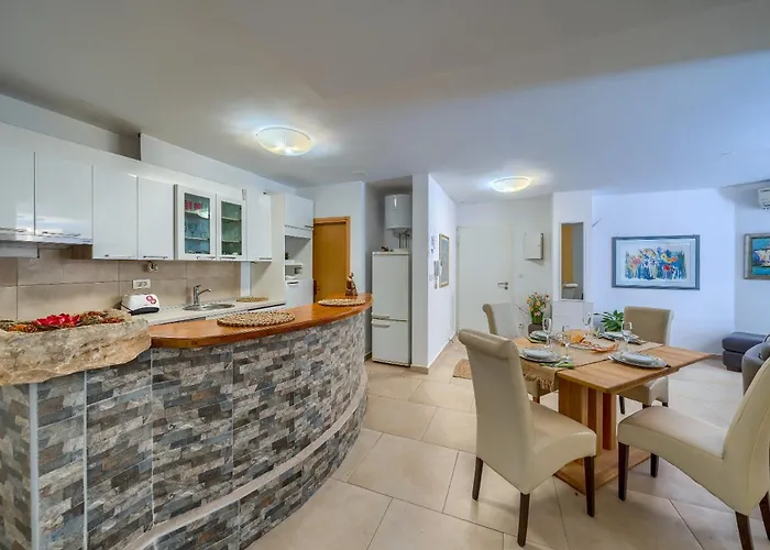 Apartman A 2 Comfortable W Terrace & Garden Near Split